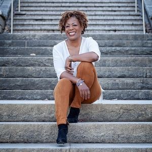 Meet your Posher, Nina